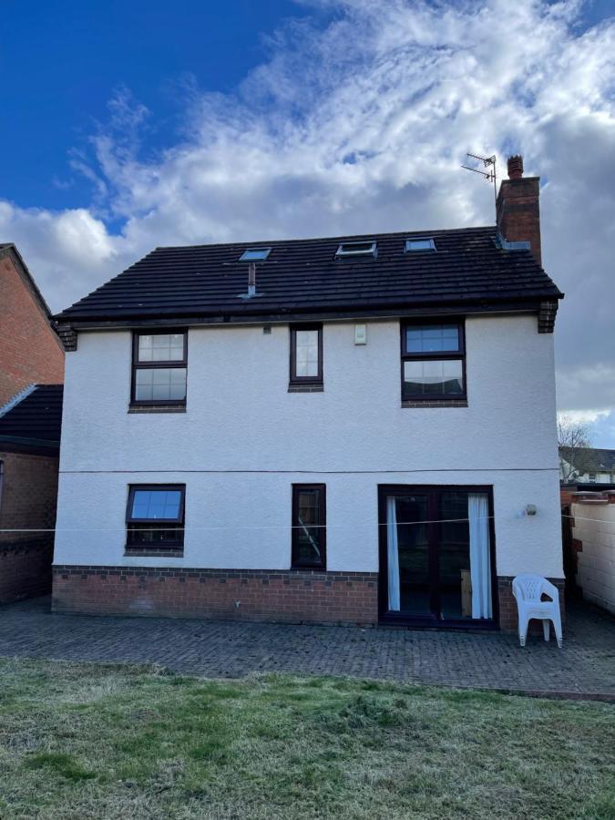Large, Quiet, Sleeps 16, 4 Bathrooms, Parking, Leicester Exterior foto