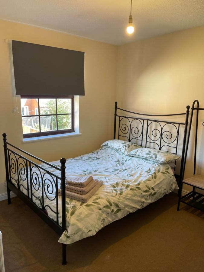 Large, Quiet, Sleeps 16, 4 Bathrooms, Parking, Leicester Exterior foto