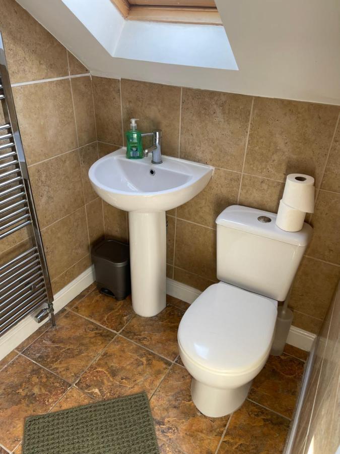 Large, Quiet, Sleeps 16, 4 Bathrooms, Parking, Leicester Exterior foto